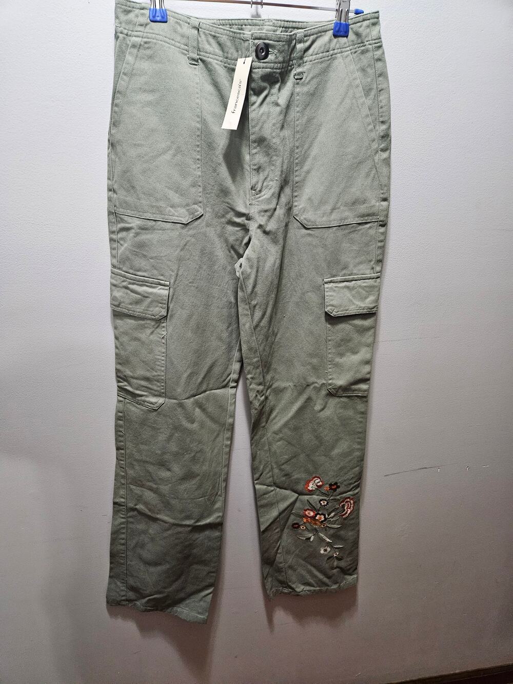 Mi Ami Francesca’s Olive Floral Embroidered Cargo Pants M NWT Boho